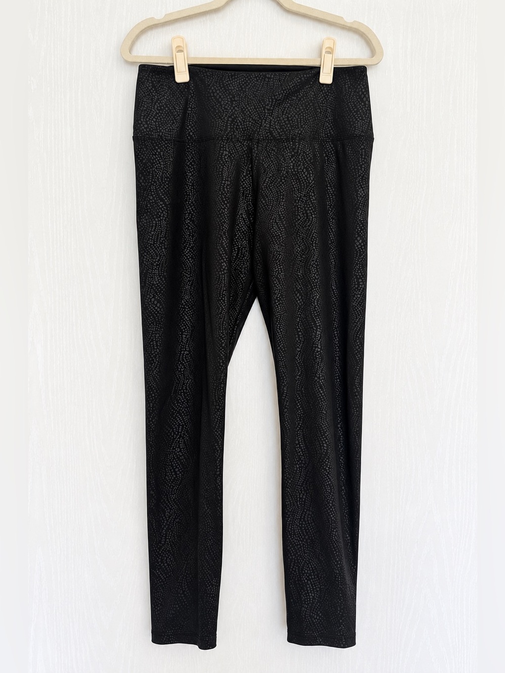 Simply Vera Vera Wang Black Faux Leather Animal Look High Rise Shaping Leggings